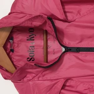 Soia & Kyo hooded lightweight piink zip-up acket